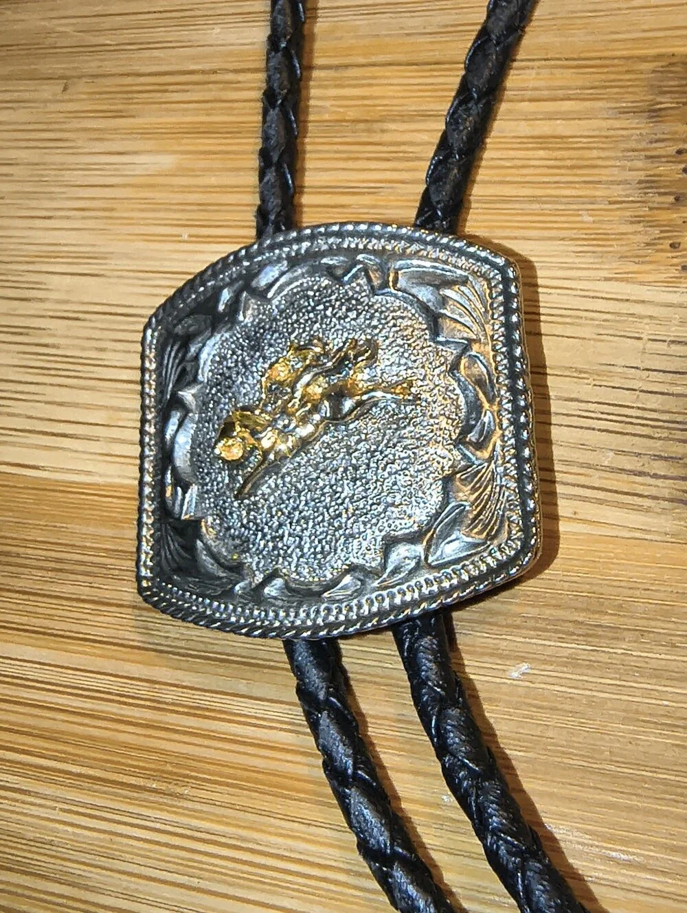 Vtg Metal Bolo Tie Nice Bronco Busting Cowboy Silver Tone Rodeo